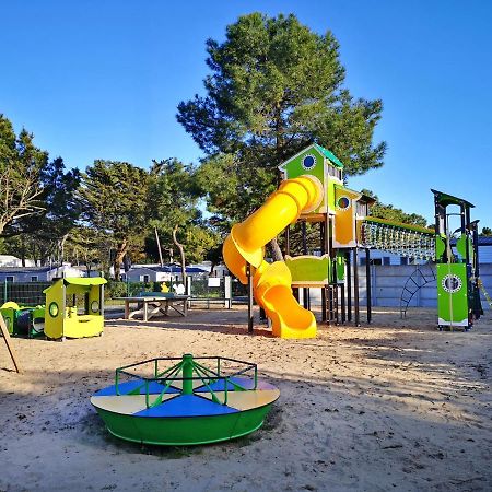 Hotel Camping le Clos des Pins à Saint-Hilaire-de-Riez Extérieur photo